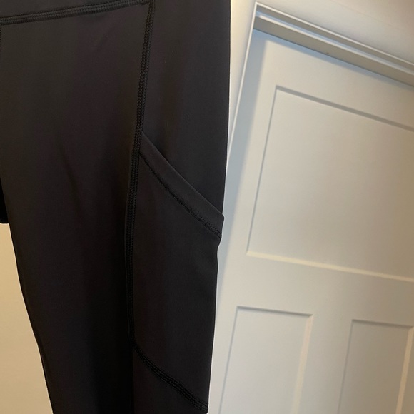 Lululemon Black Rouched Leg Pocket Speed Tight Size 6 - Picture 3 of 6